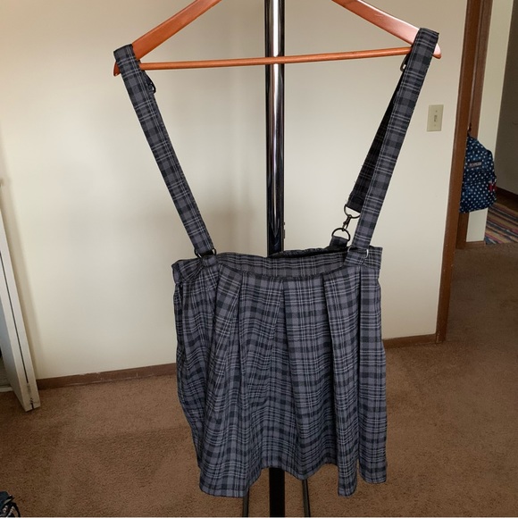 Hot Topic Plaid Suspenders Pleated Mini Skirt - Picture 2 of 9